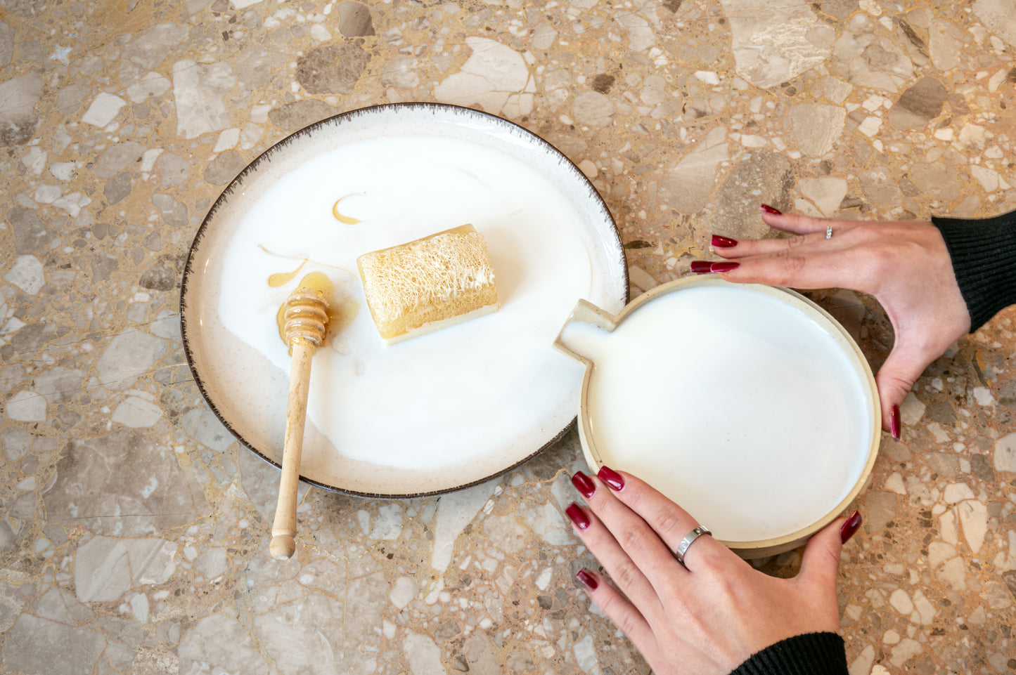 Peya Cosmetics Loofah Soap - Silky Touch Honey & Milk
